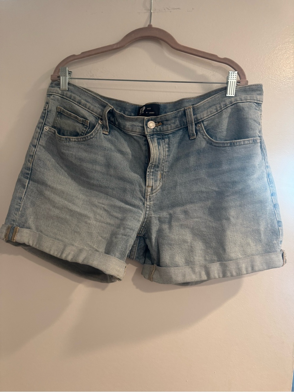 GAP Light Blue high waisted Rolled-Hem 5” Denim Shorts size 14/32